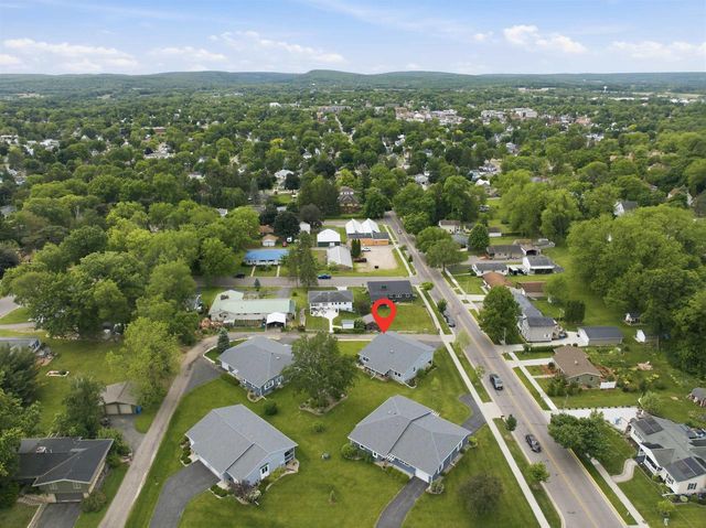 1530 East Street, Baraboo, WI 53913
