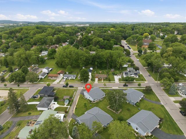 1530 East Street, Baraboo, WI 53913