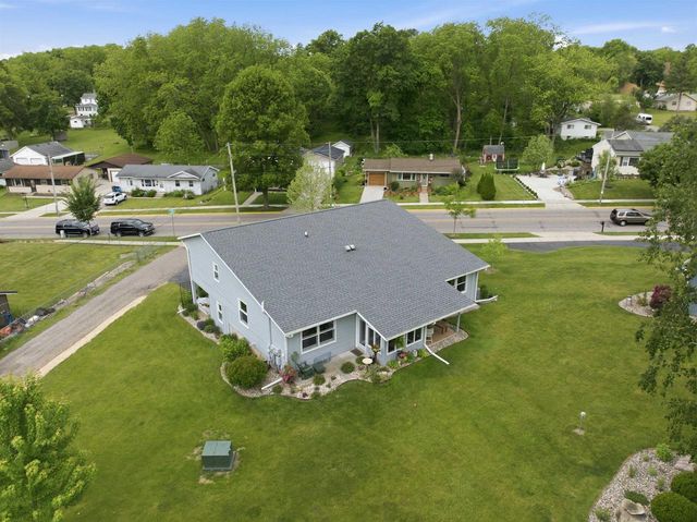 1530 East Street, Baraboo, WI 53913