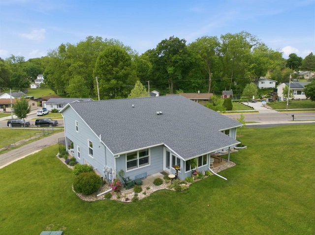 1530 East Street, Baraboo, WI 53913