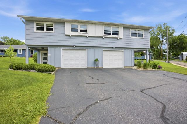 1530 East Street, Baraboo, WI 53913