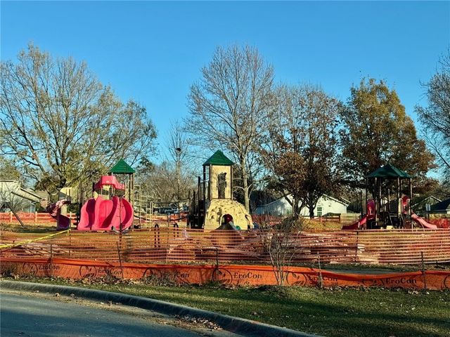 3439 W Yale Street, Fayetteville, AR 72704