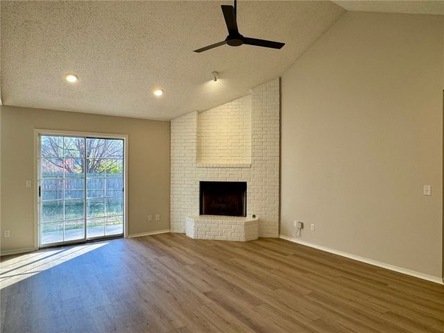 3439 W Yale Street, Fayetteville, AR 72704