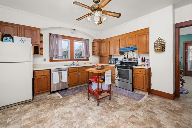 225 E Wells Street, Geneseo, IL 61254