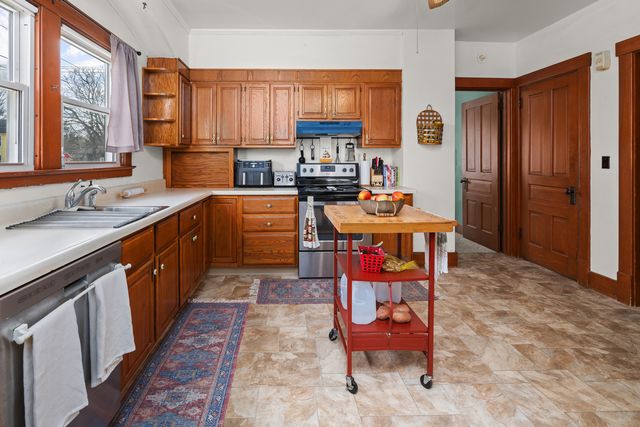 225 E Wells Street, Geneseo, IL 61254