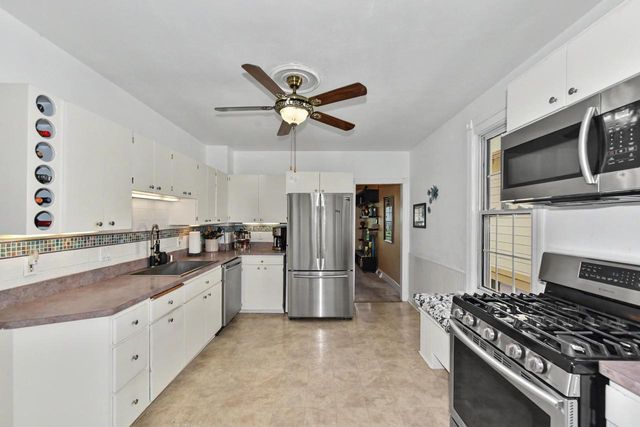209 E Montana STREET, Milwaukee, WI 53207