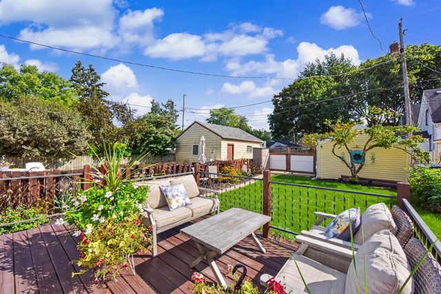 209 E Montana STREET, Milwaukee, WI 53207