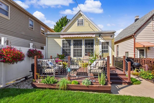 209 E Montana STREET, Milwaukee, WI 53207
