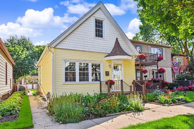209 E Montana STREET, Milwaukee, WI 53207