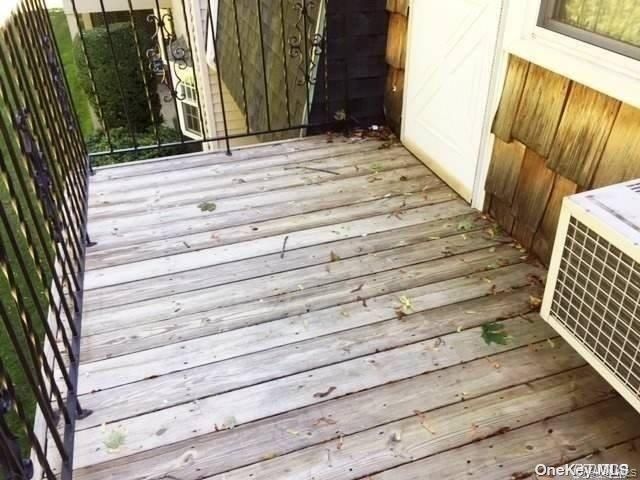 2 Anchorage Lane 4B, Oyster Bay, NY 11771