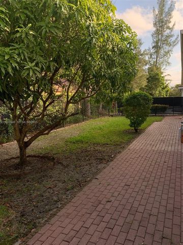 7116 W Pinecreek Way, Coconut Creek, FL 33073