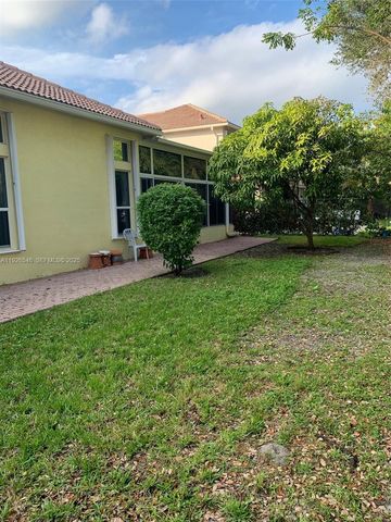 7116 W Pinecreek Way, Coconut Creek, FL 33073
