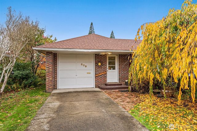 809 K St, Centralia, WA 98531