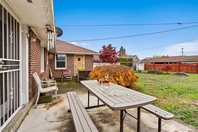 809 K St, Centralia, WA 98531