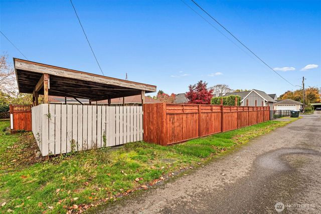 809 K St, Centralia, WA 98531