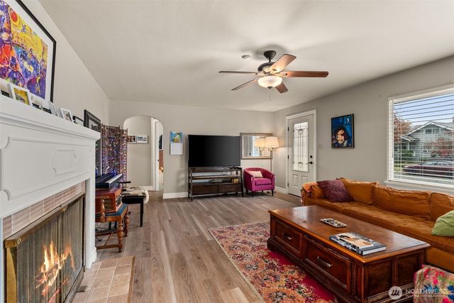 809 K St, Centralia, WA 98531