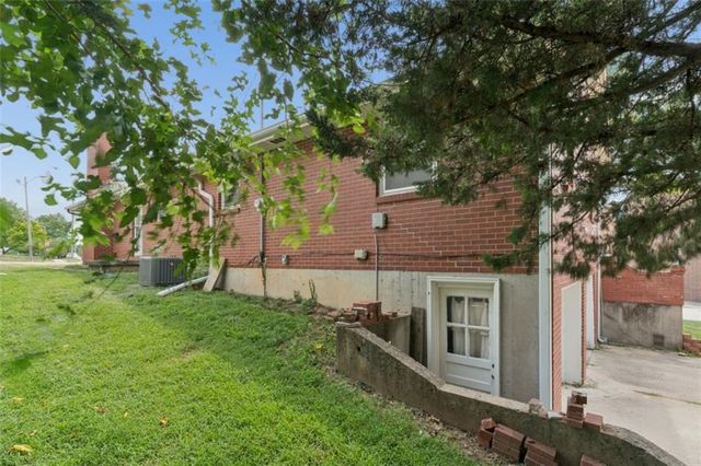 101 W Insley Avenue, Bonner Springs, KS 66012