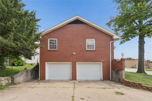 101 W Insley Avenue, Bonner Springs, KS 66012