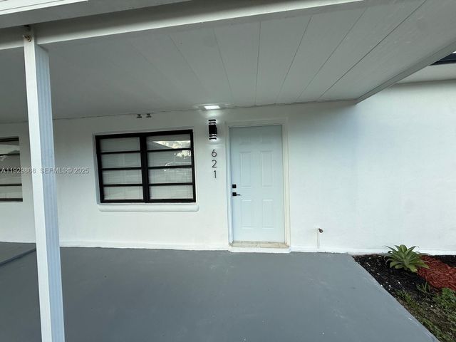 621 E 13th St, Hialeah, FL 33010