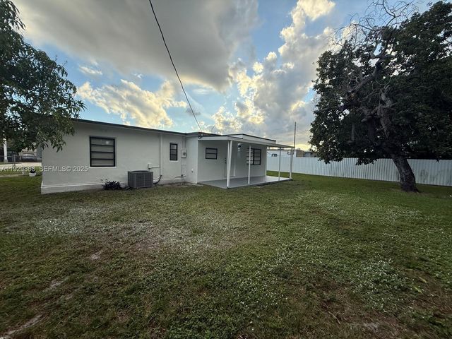 621 E 13th St, Hialeah, FL 33010