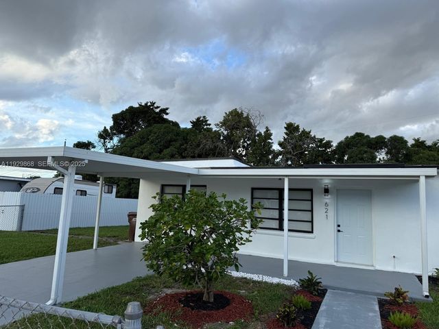 621 E 13th St, Hialeah, FL 33010