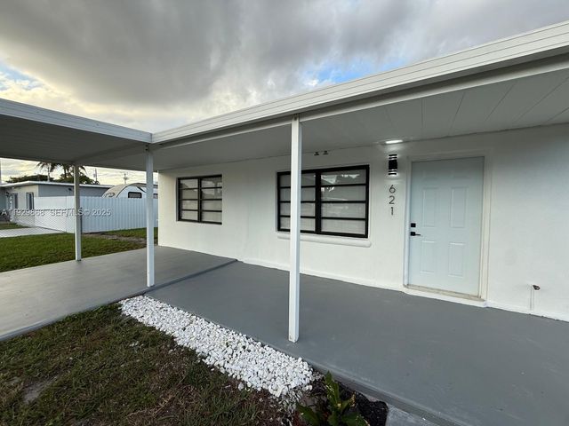 621 E 13th St, Hialeah, FL 33010