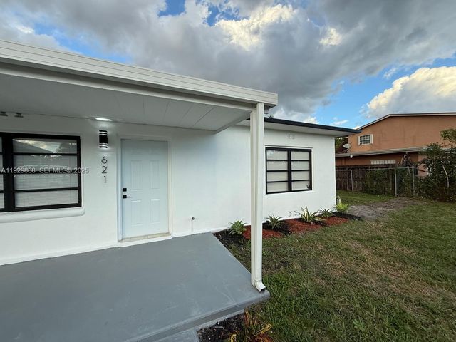 621 E 13th St, Hialeah, FL 33010