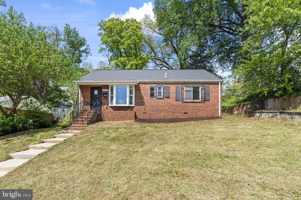 Image 3 of property listing at 5414 TAUSSIG RD, Bladensburg, MD 20710