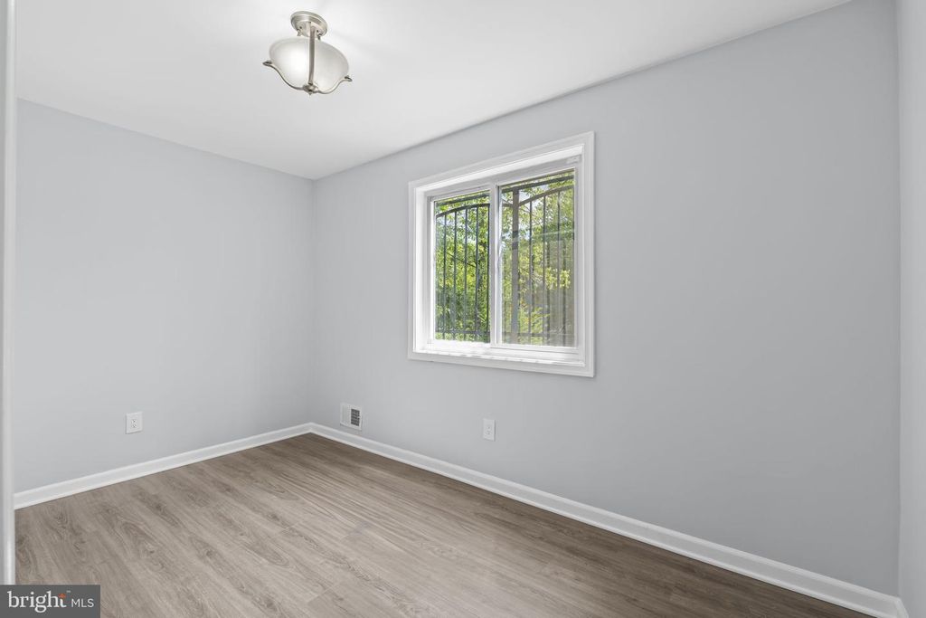 Image 21 of property listing at 5414 TAUSSIG RD, Bladensburg, MD 20710