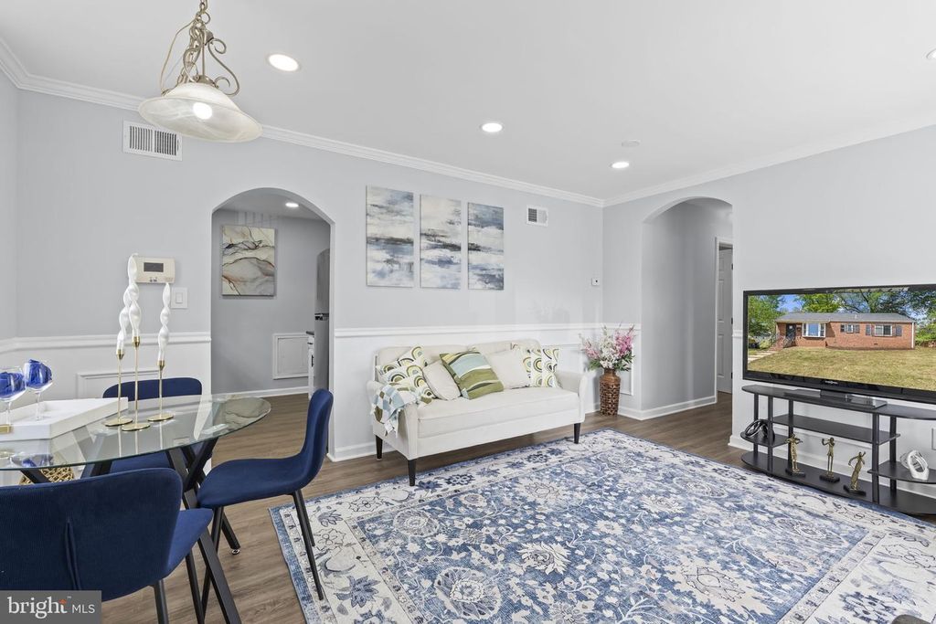 Image 6 of property listing at 5414 TAUSSIG RD, Bladensburg, MD 20710