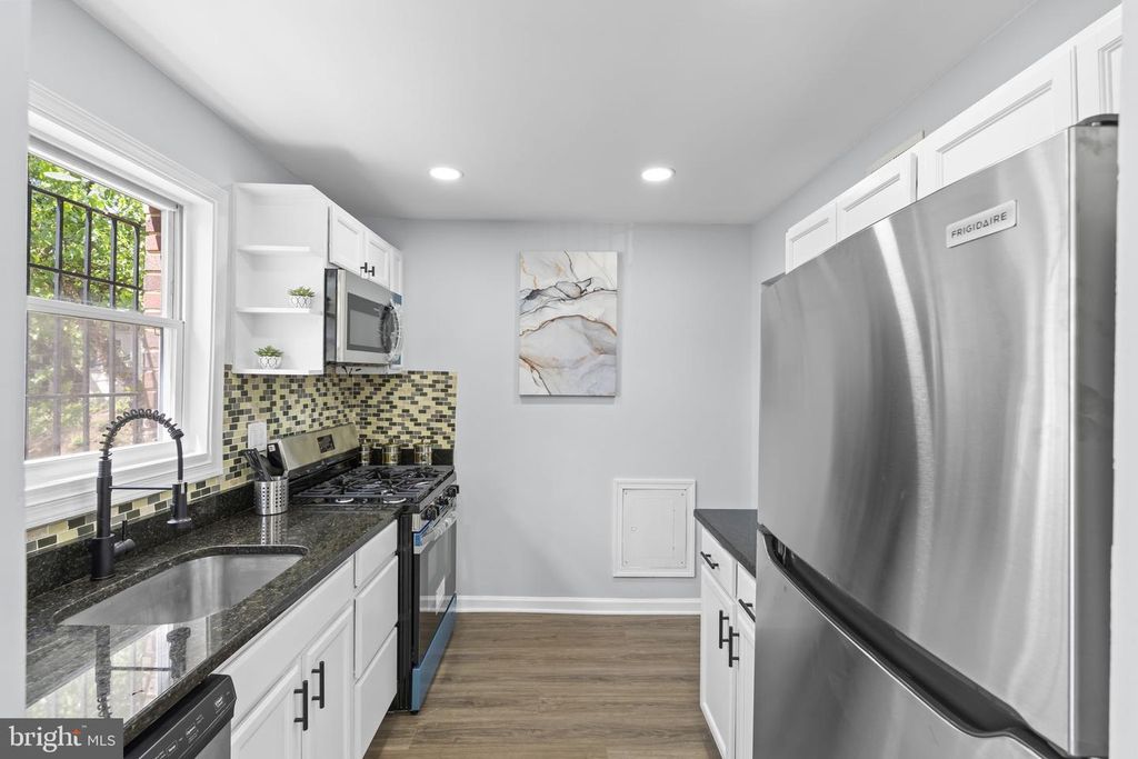 Image 10 of property listing at 5414 TAUSSIG RD, Bladensburg, MD 20710