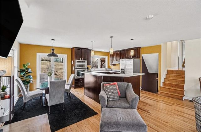 1701 NE 49th Street, Kansas City, MO 64118