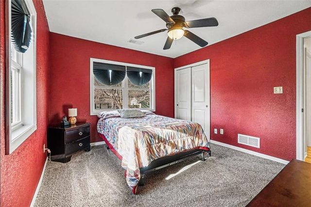 1701 NE 49th Street, Kansas City, MO 64118