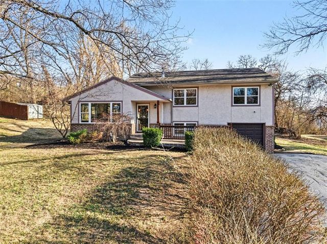 1701 NE 49th Street, Kansas City, MO 64118