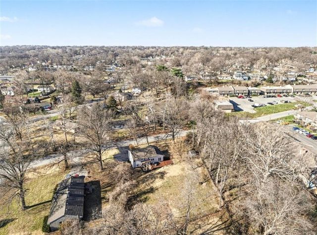 1701 NE 49th Street, Kansas City, MO 64118