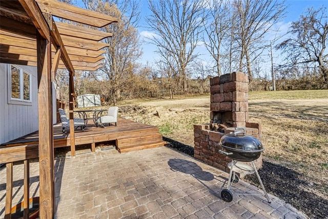 1701 NE 49th Street, Kansas City, MO 64118