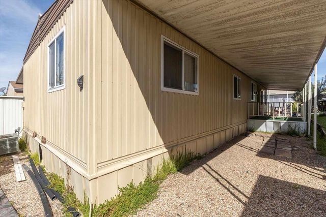 718 Sycamore 104, Vista, CA 92083