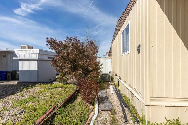 718 Sycamore 104, Vista, CA 92083