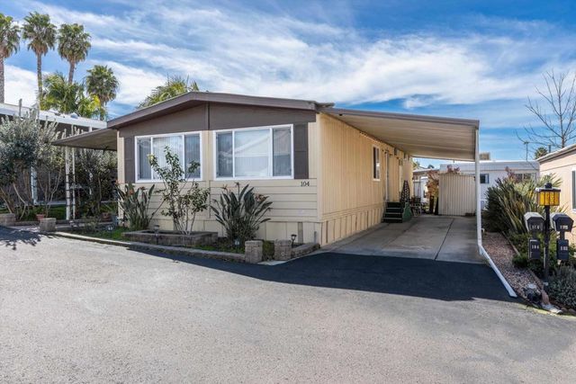718 Sycamore 104, Vista, CA 92083