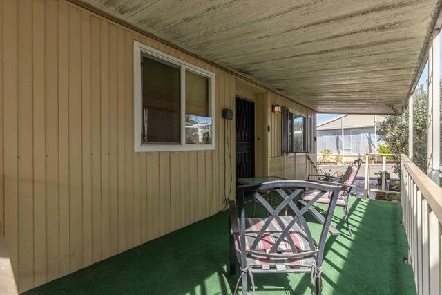 718 Sycamore 104, Vista, CA 92083