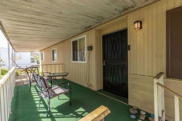 718 Sycamore 104, Vista, CA 92083