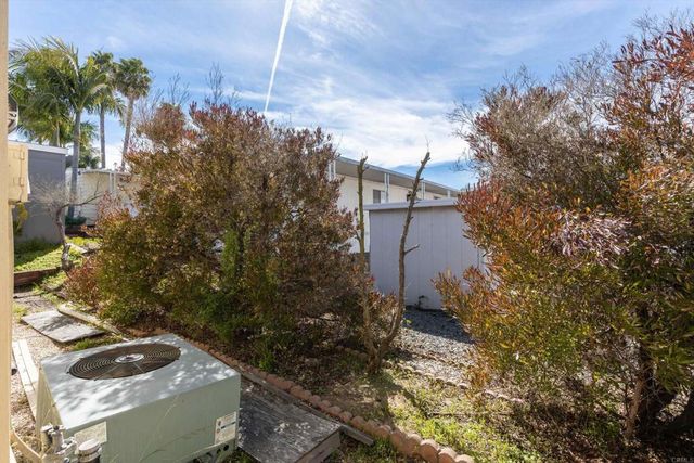 718 Sycamore 104, Vista, CA 92083
