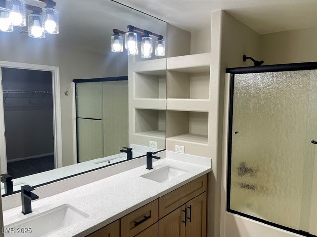 3388 Old Course Street, Las Vegas, NV 89122