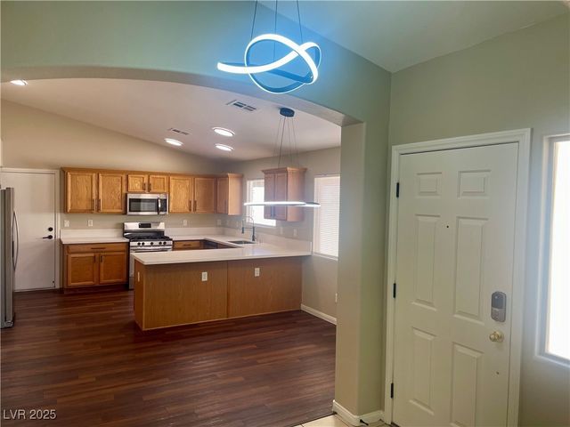 3388 Old Course Street, Las Vegas, NV 89122