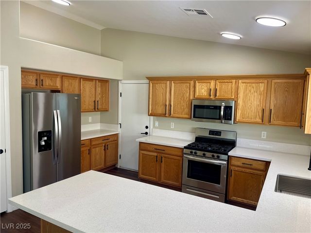 3388 Old Course Street, Las Vegas, NV 89122