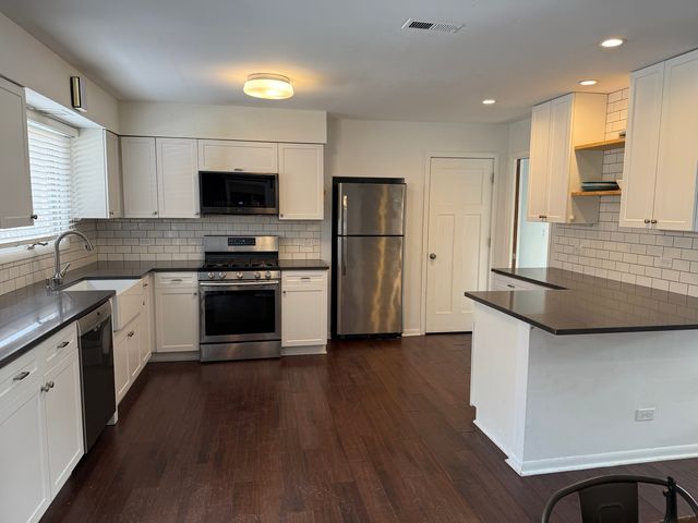 523 Elm Street, Deerfield, IL 60015