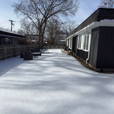 523 Elm Street, Deerfield, IL 60015