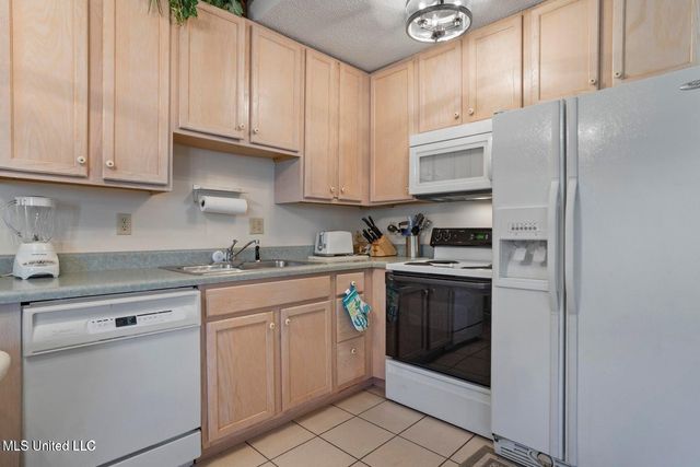 8122 Fairway Villa Drive, 22, Gautier, MS 39553