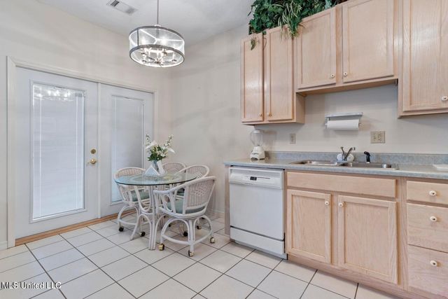 8122 Fairway Villa Drive, 22, Gautier, MS 39553