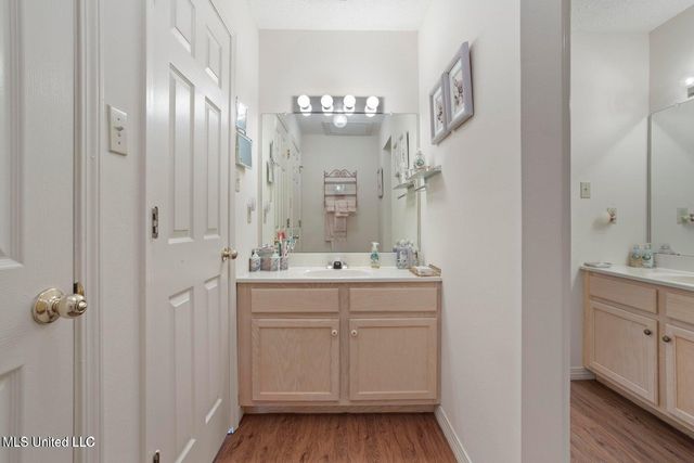 8122 Fairway Villa Drive, 22, Gautier, MS 39553